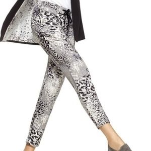 HUE Pants - New Hue ChillChic Rayon Jersey Skimmer HUE Pants - New Hue ChillChic Rayon Jersey Skimmer